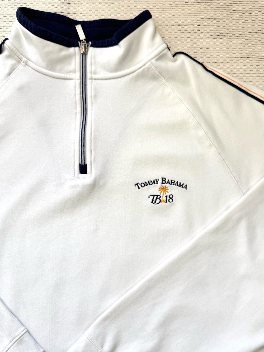 Tommy Bahama Golf 18 Quarter Zip Sweatshirt Men’s Large White Performance Preppy - Picture 2 of 6